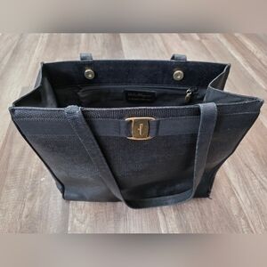 SALVATORE FERRAGAMO REPTILE vara Bow Black Tote Bag Y2K Gold Quiet Luxury Preppy